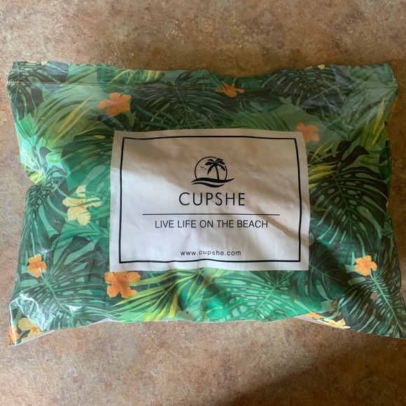 Cupshe High Waisted Swimsuit Bikini - Picture 3 of 4